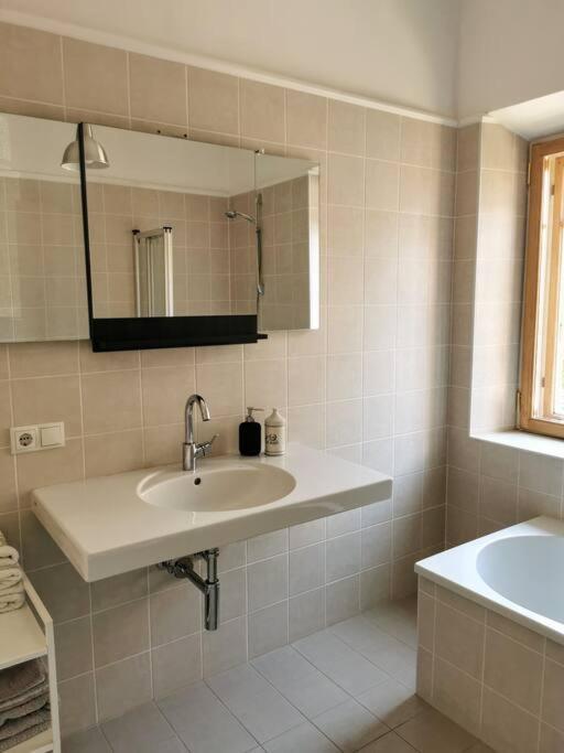Cityappartment Villa Landeck Merano Bagian luar foto